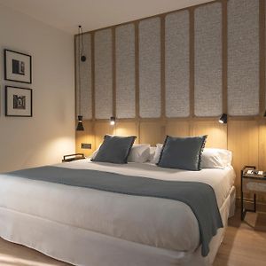 Kamer met een Queen Size Bed met de Toegang voor Gehandicapten